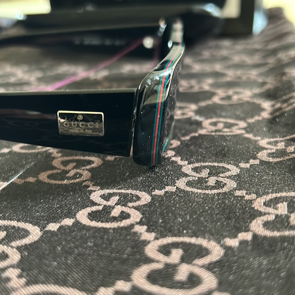 Gucci Sunglasses.. Rare… Vintage…Authentic..Red and Green Stripe around lenses - Picture 6 of 7